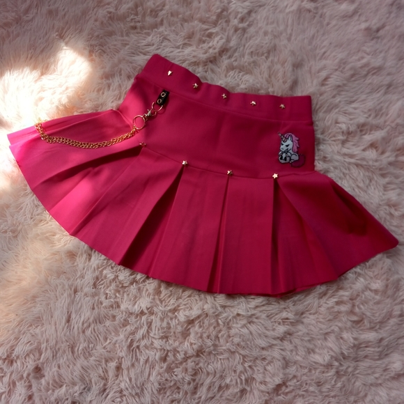 SOLD💥Customized Dolls Kill hot pink pleated skrt! unicorn 🦄 gold chain - Picture 9 of 16